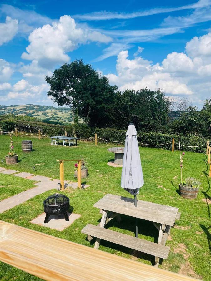 Bespoke Luxury Huts With Hot Tubs. Located In The Black Mountains. Llanveynoe Buitenkant foto