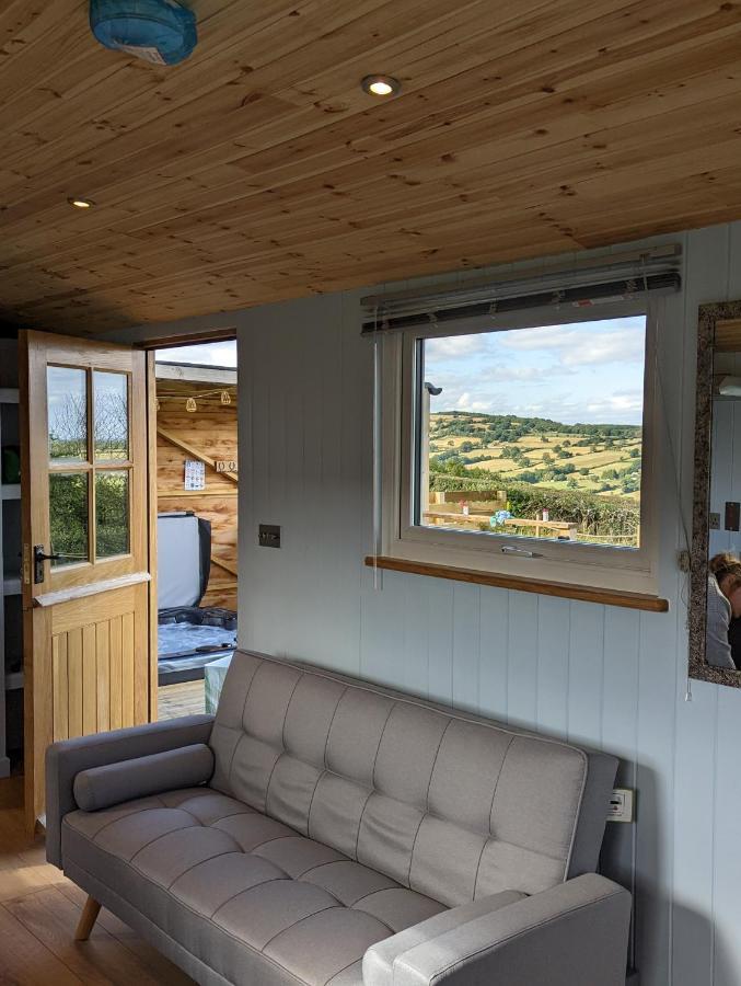 Bespoke Luxury Huts With Hot Tubs. Located In The Black Mountains. Llanveynoe Buitenkant foto